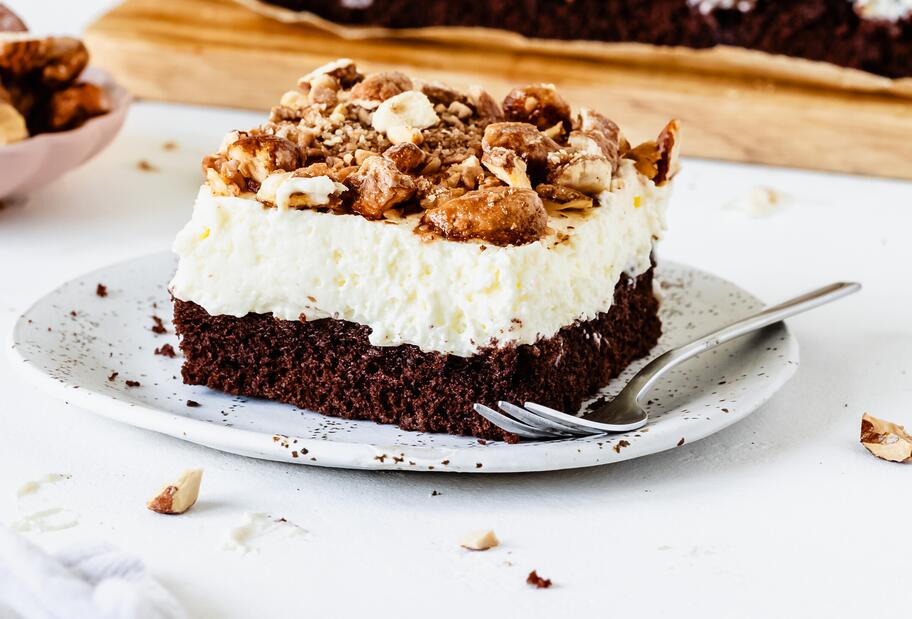 Gebrannte-Mandel-Blechkuchen
