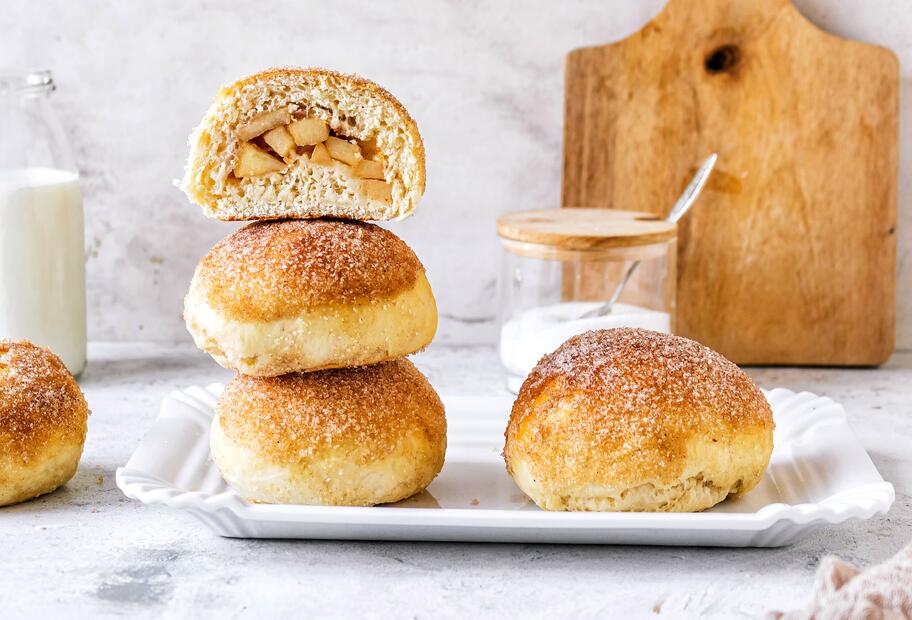 Ofenberliner mit Apfel-Zimt-Füllung