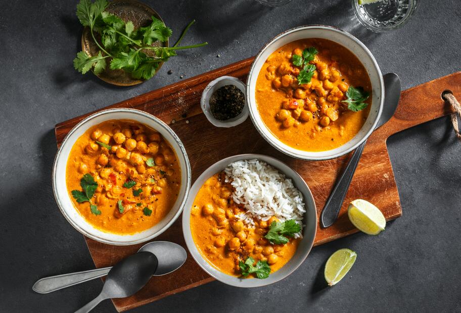 Kichererbsencurry mit Kokosmilch in 3 Schritten