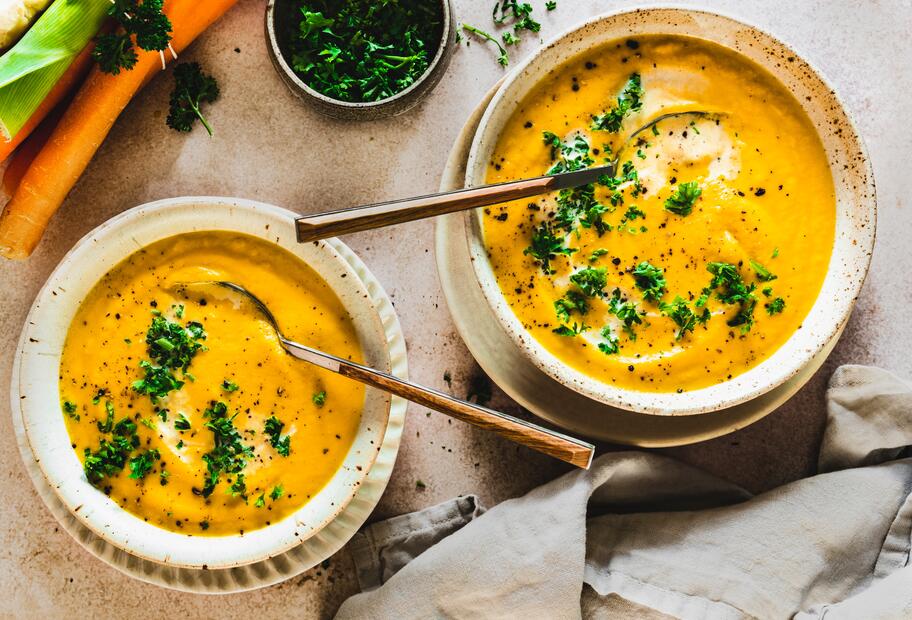 Low-Carb-Gemüsecremesuppe
