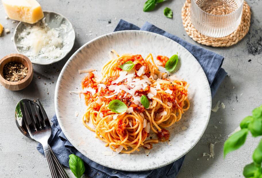 Spaghetti mit Blumenkohl-Bolognese