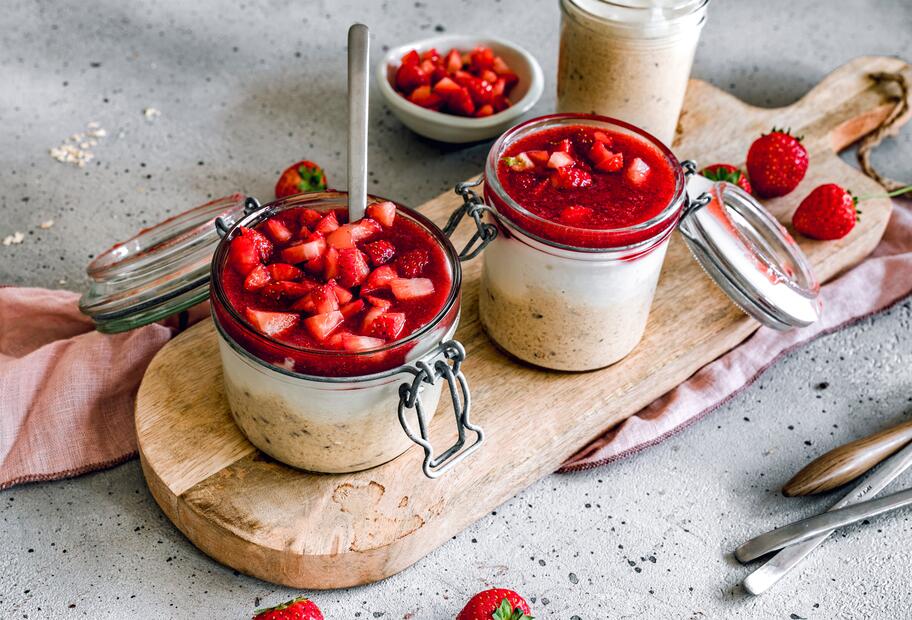 Vanille-Oats mit Erdbeersoße