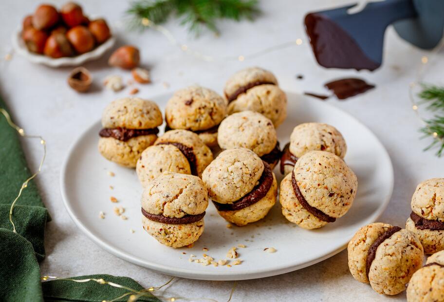 Baci di dama – Haselnussplätzchen mit Schokocreme