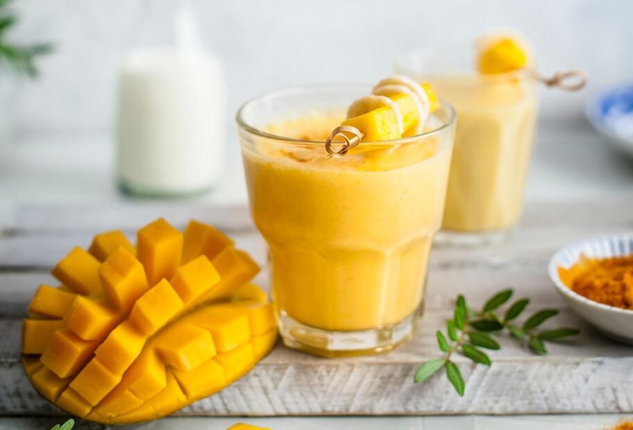 Mango-Drink mit Joghurt