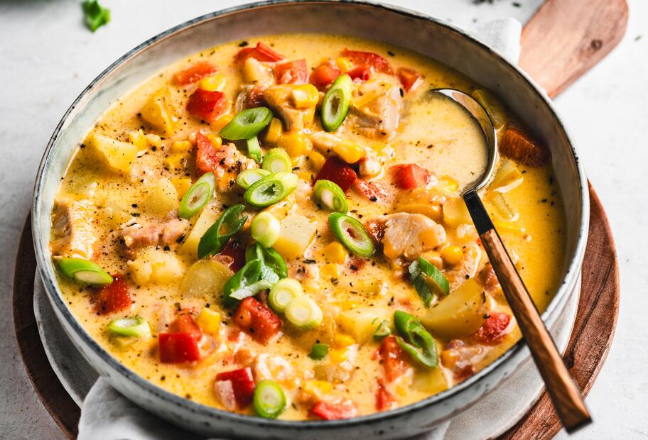 Cremige Hähnchen-Mais-Suppe