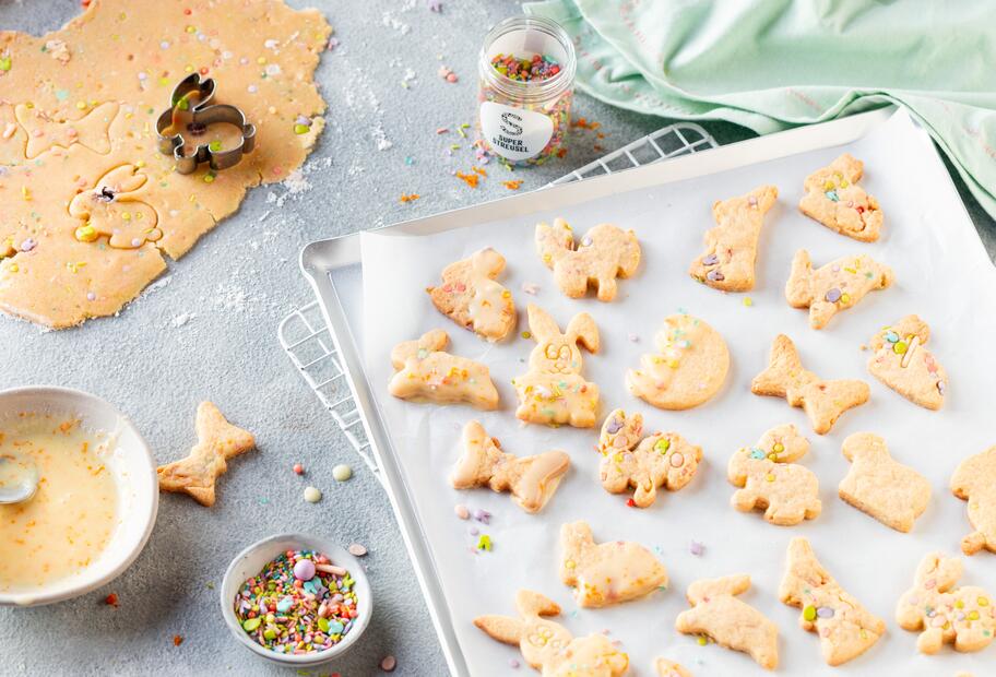 Oster-Kekse mit Streuseln