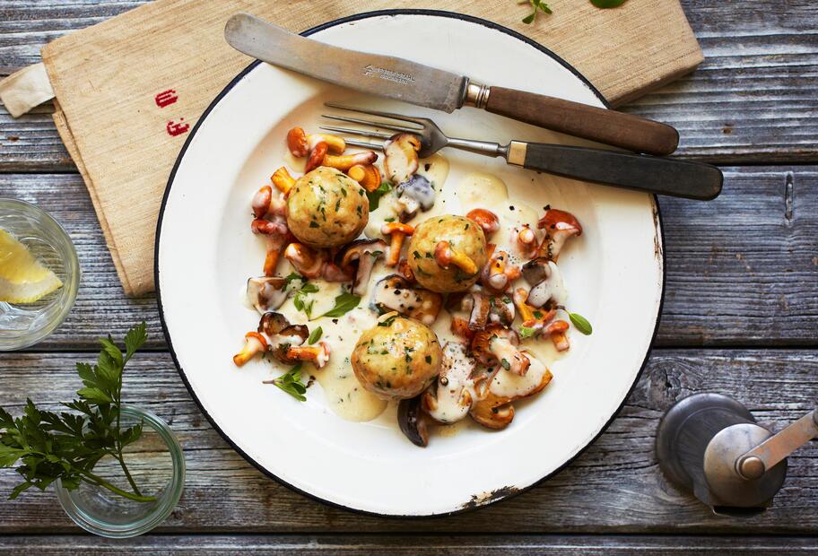 Pilzragout mit Semmelknödeln mit dem Thermomix® | ZAUBERTOPF