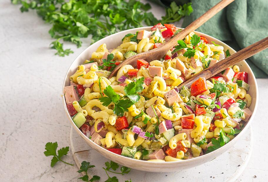 Hörnchen-Nudelsalat über Nacht