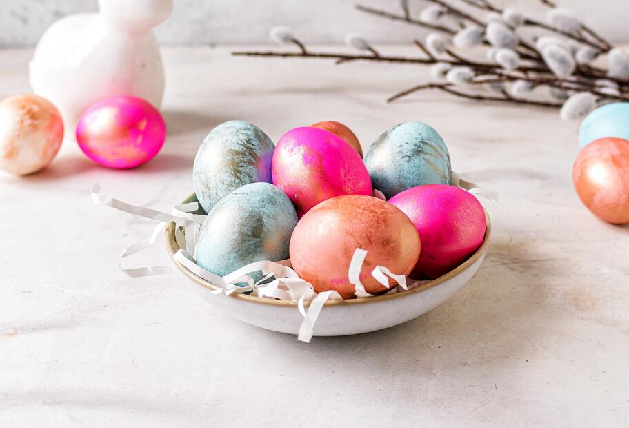 Funkelnde Metallic-Ostereier