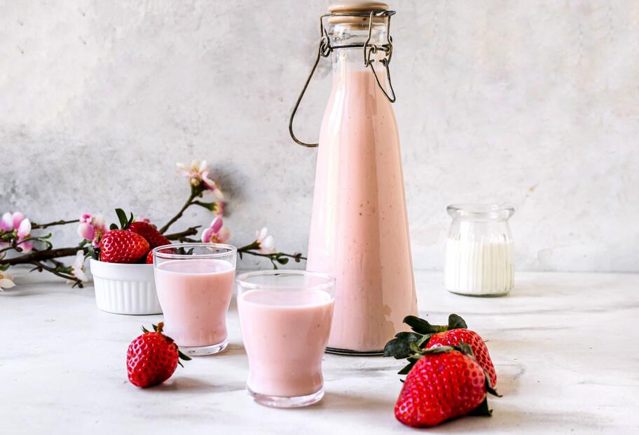 Cremiger Erdbeer-Käsekuchen-Likör