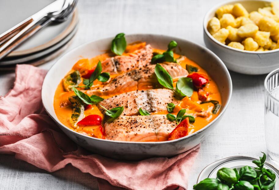 Lachs in Paprika-Rahm-Soße für den Thermomix®