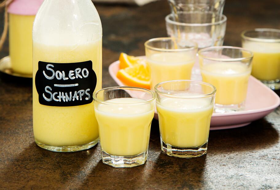 Sahniger „Solero“ -Schnaps
