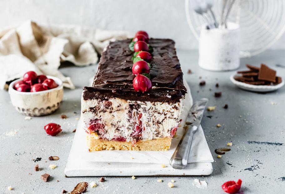 Stracciatella-Kirsch-Kuchen ohne Backen