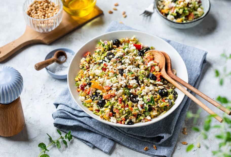 Brokkolisalat Greek Style
