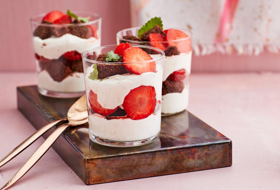 Erdbeer-Bananen-Schoko-Trifle