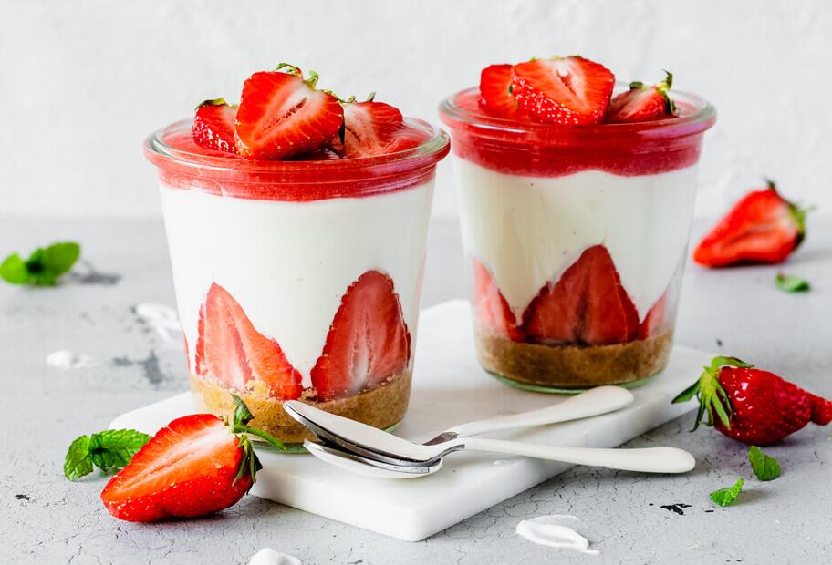 Erdbeer-Butterkeks-Dessert