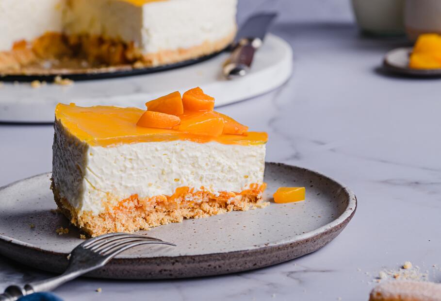 Pfirsichtorte ohne Backen mit Keksboden