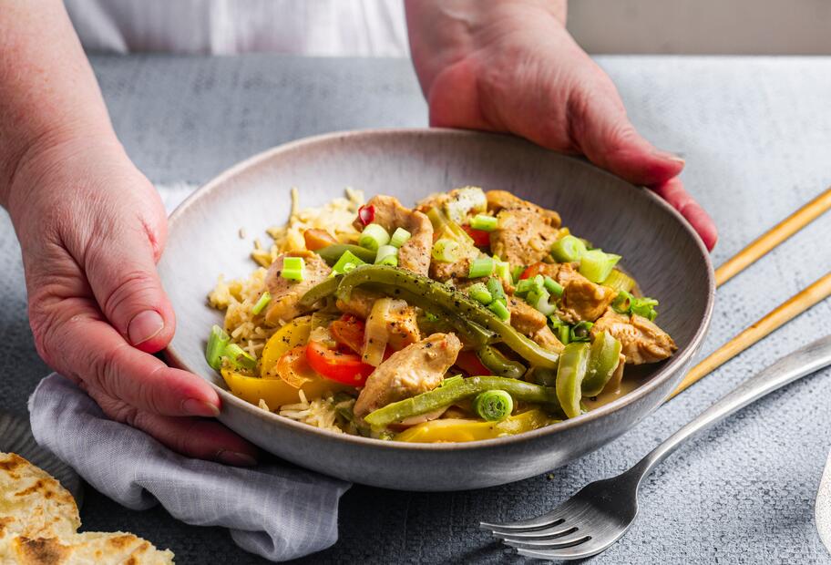 Asia-Geschnetzeltes mit Reis