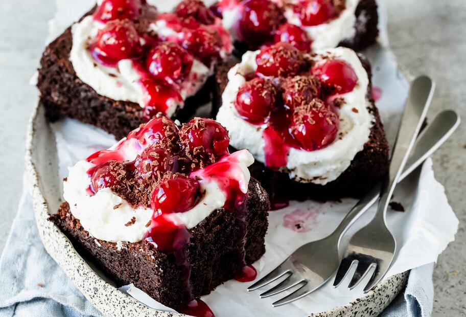 Schwarzwälder-Kirsch-Brownies