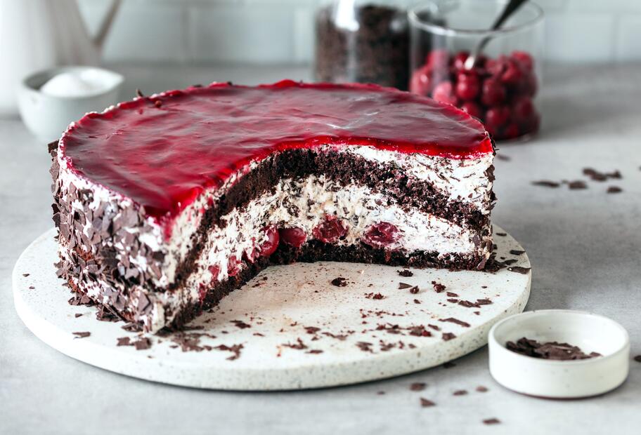 Die beste Stracciatella-Kirsch-Torte