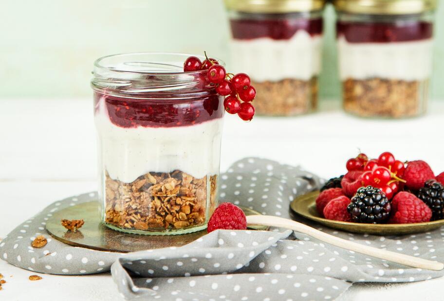 Schnelles Beerentiramisu im Glas