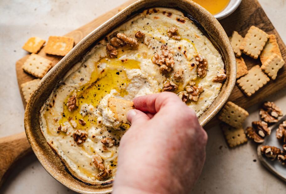 Cremiger Honig-Feta-Dip