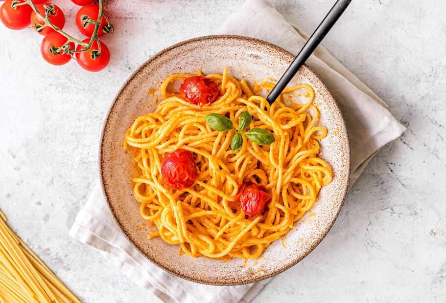 Roasted Paprika-Pasta mit Feta