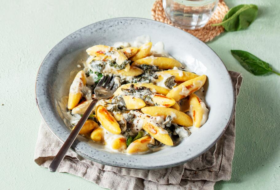 Schnelle Schupfnudeln mit Rahmspinat