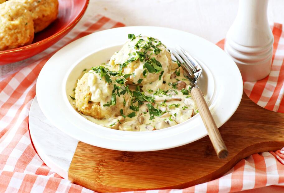 Semmelknödel mit Pilzrahm