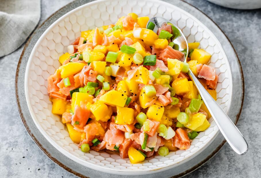 Lachs-Mango-Salat mit Avocado