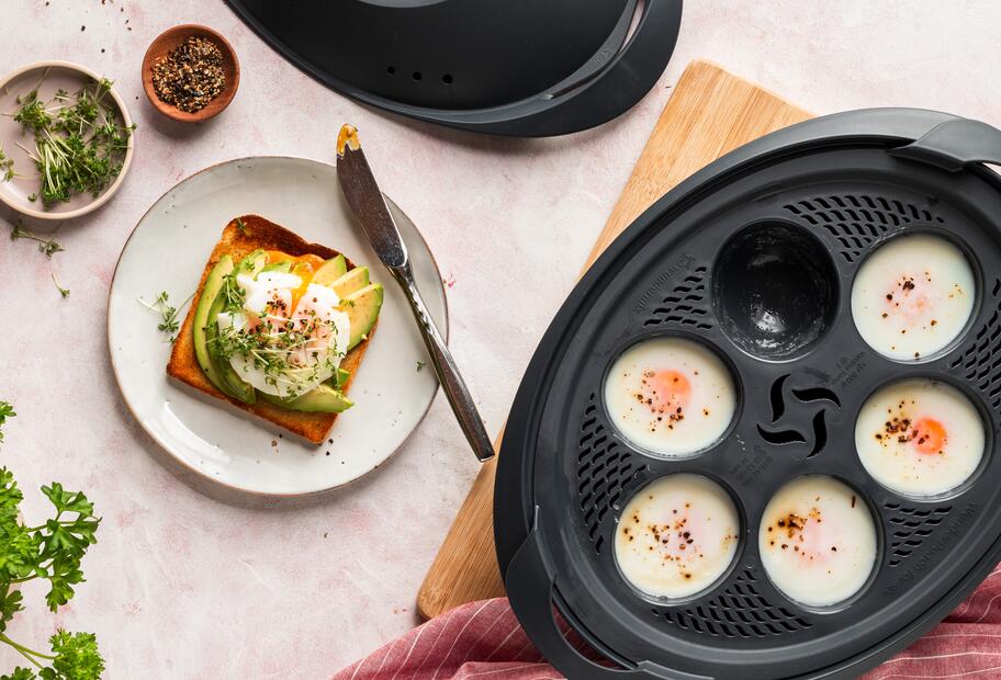 Pochiertes Ei auf Avocadobrot