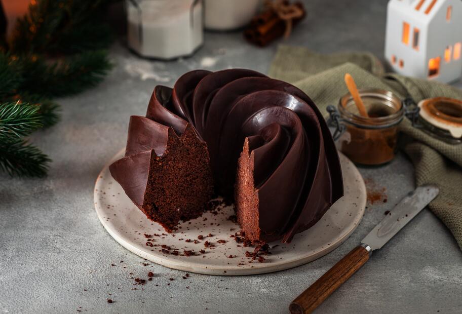 Lebkuchen-Gugelhupf mit Schokoglasur