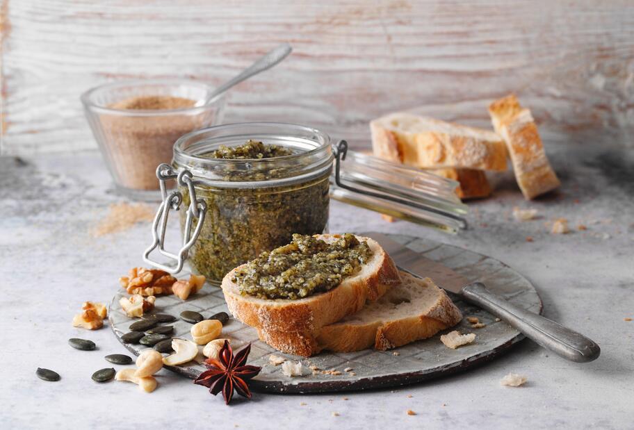 Nuss-Kürbiskern-Aufstrich mit Sternanis