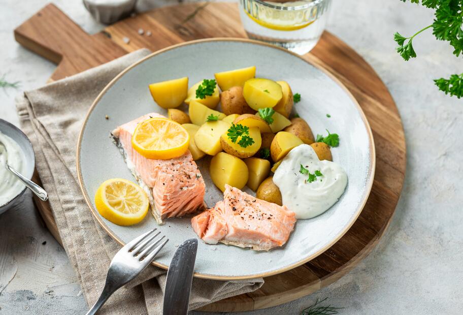 Zarter Lachs mit Kartoffeln