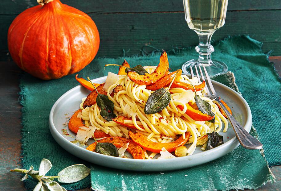 Linguine mit Ofenkürbis und Salbeibutter