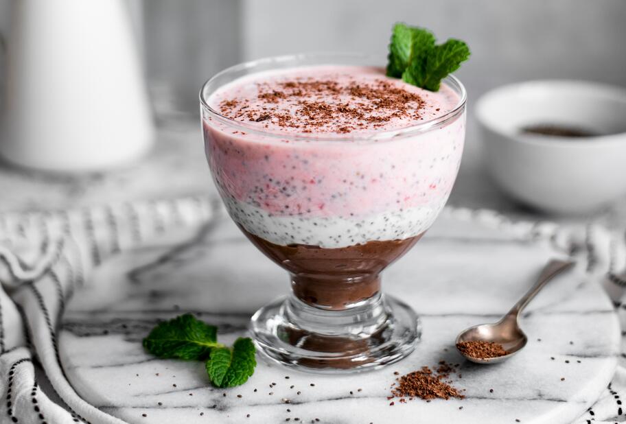 High Pro­te­in Chia-Pud­ding mit Scho­ko-Quark