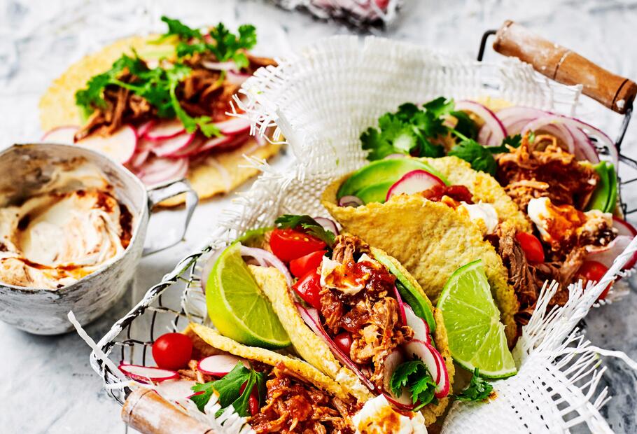 Blumenkohl-Tortillas mit Pulled Pork
