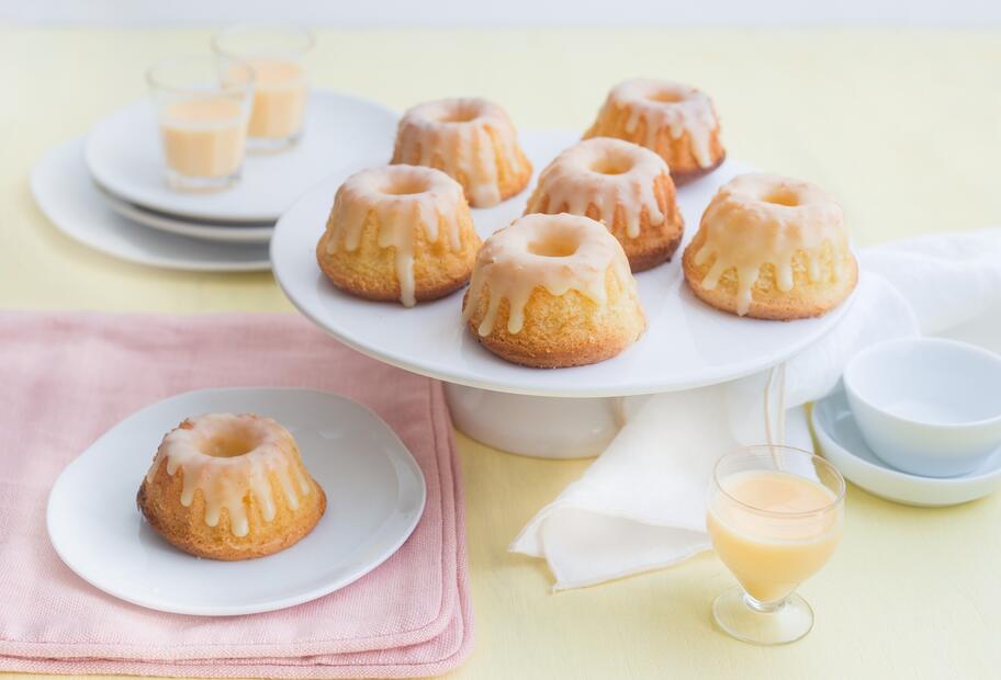 Mini-Eierlikör-Gugelhupfe