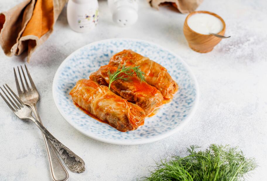 Polnische Kohlrouladen in Tomatensauce
