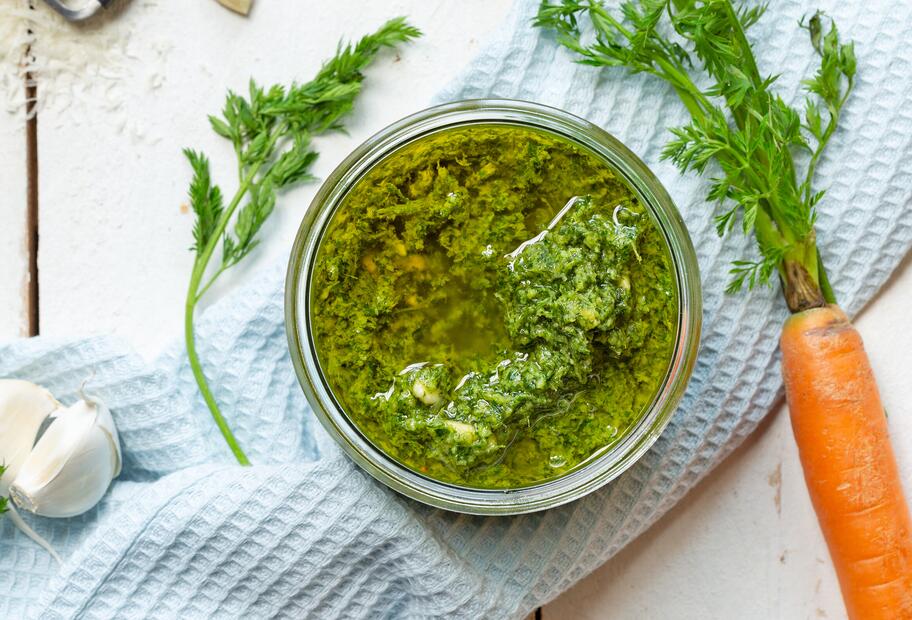 Möhrengrün-Pesto