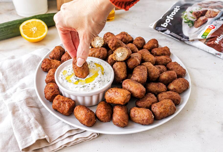 Mini-Bifteki mit Tzatziki
