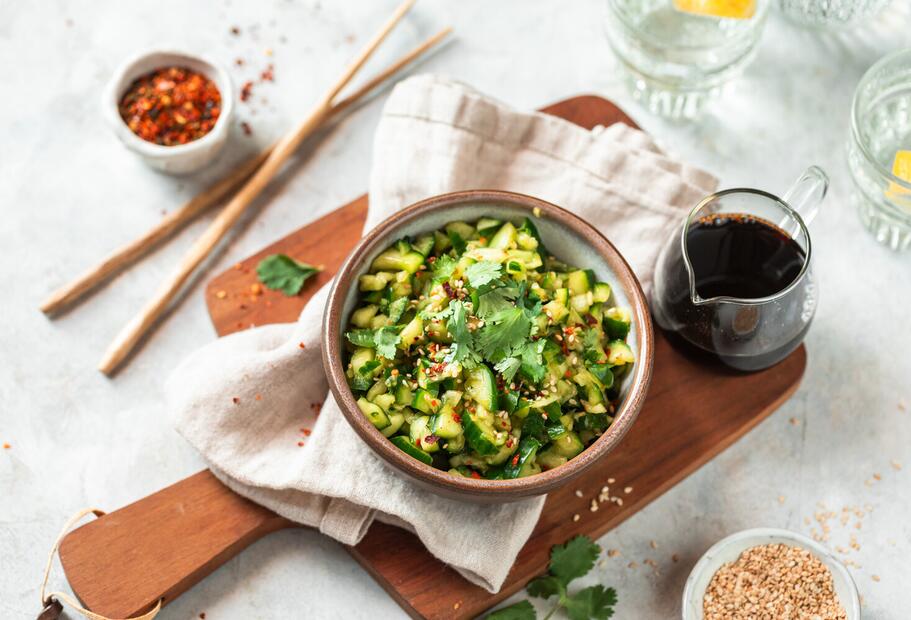 Asiatischer Gurkensalat