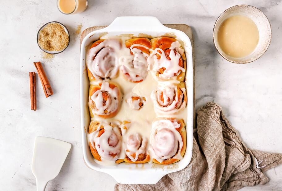 Zimtschnecken mit Eierlikörguss