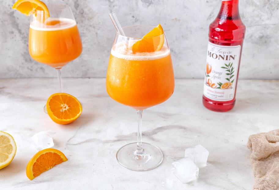 Alkoholfreier Frozen Orange Spritz