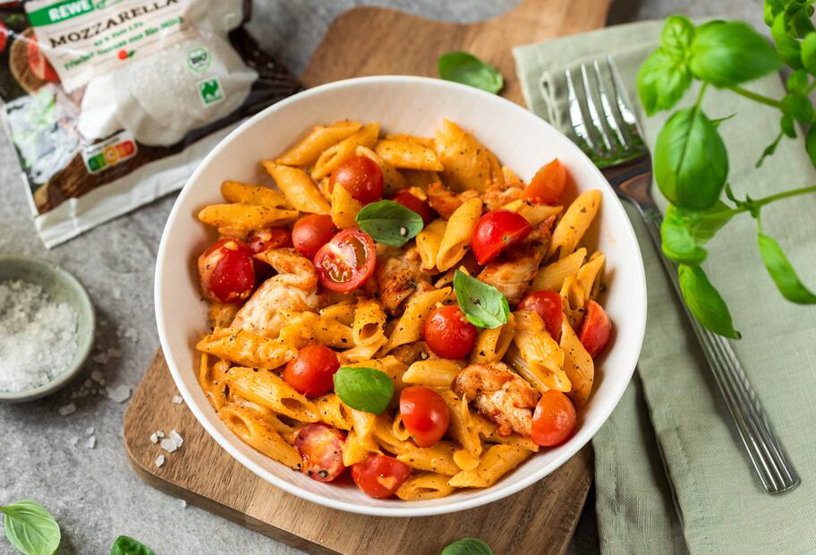One Pot Chicken-Pasta Tomate-Mozzarella