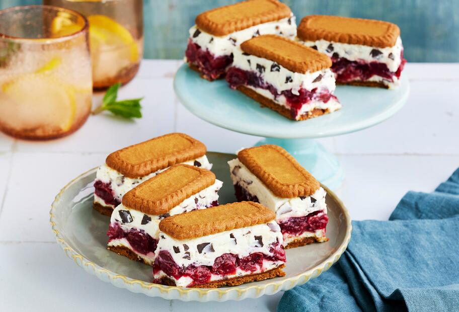 Stracciatella-Kirsch-Schnitten ohne backen