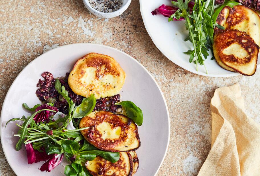 Ricotta-Bratlinge mit Salat und Olivenpaste für den Thermomix® Ricotta-Bratlinge mit Salat und Olivenpaste für den Thermomix®