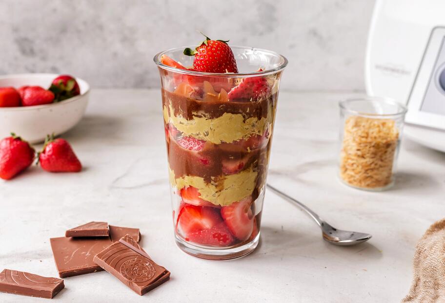 Schoko-Erdbeer-Becher Dubai Style