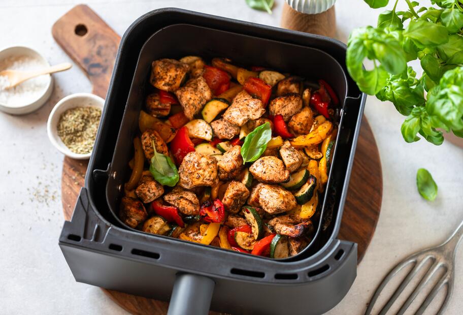 Airfryer-Hähnchen mit gemischtem Gemüse