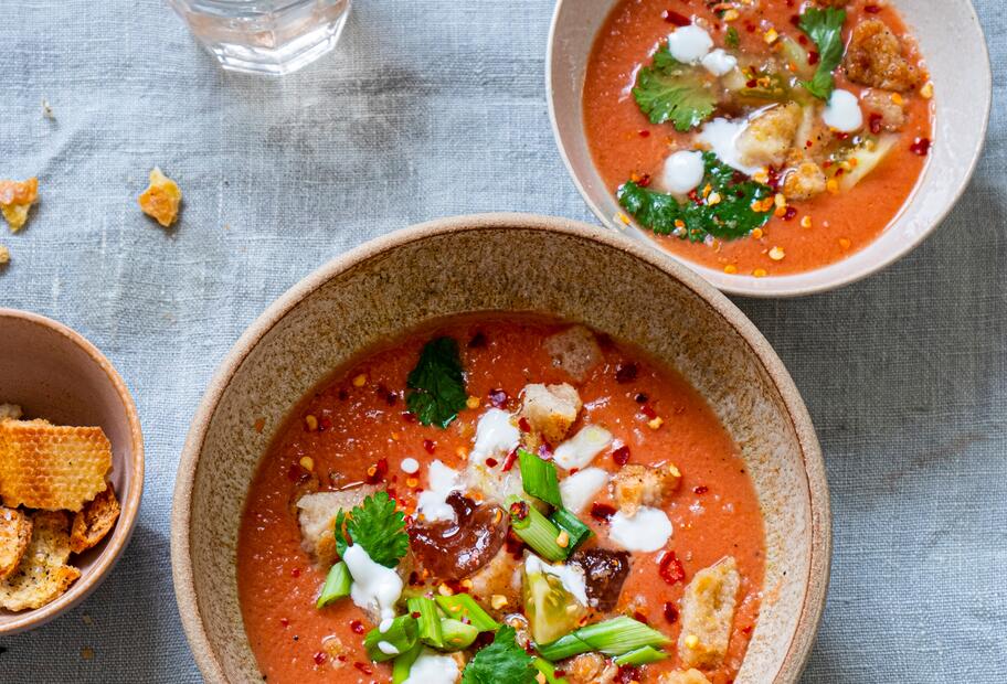 15-Minuten-Gazpacho mit Joghurt